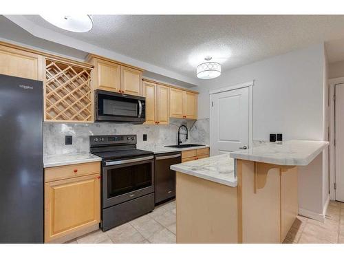 401-1331 15 Avenue Sw, Calgary, AB - Indoor Photo Showing Kitchen