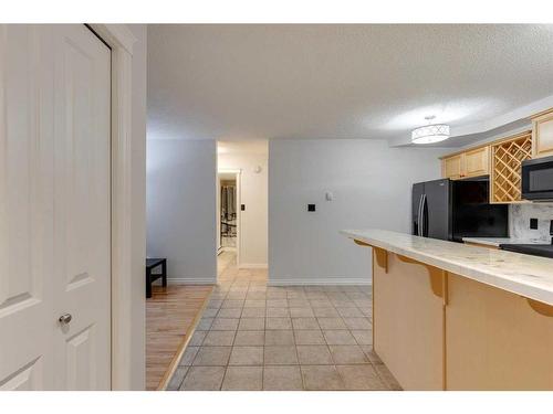 401-1331 15 Avenue Sw, Calgary, AB - Indoor Photo Showing Kitchen