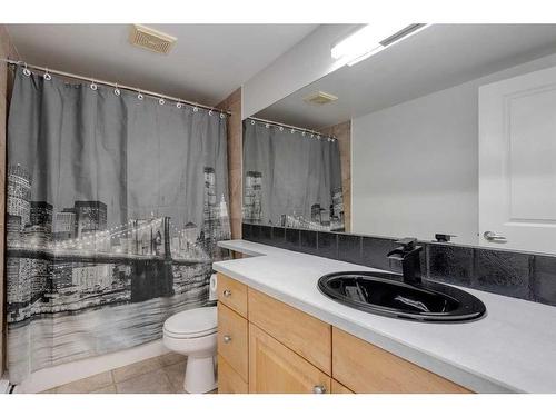 401-1331 15 Avenue Sw, Calgary, AB - Indoor Photo Showing Bathroom