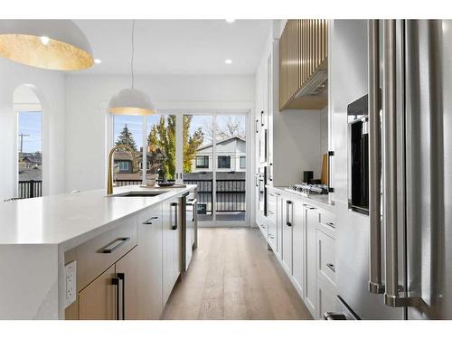 2210 33 Street Sw, Calgary, AB - Indoor Photo Showing Kitchen With Upgraded Kitchen