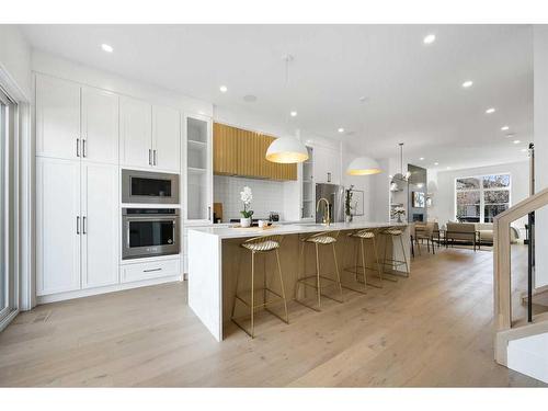 2210 33 Street Sw, Calgary, AB - Indoor Photo Showing Kitchen With Upgraded Kitchen