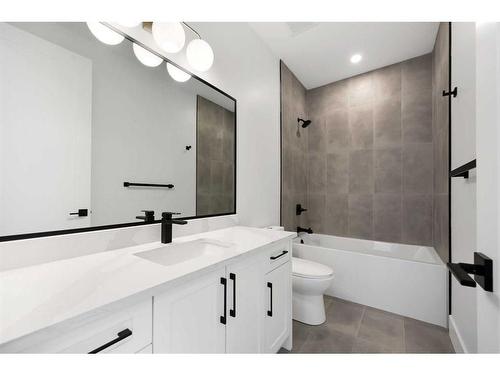 2210 33 Street Sw, Calgary, AB - Indoor Photo Showing Bathroom