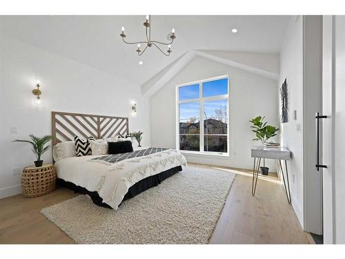 2210 33 Street Sw, Calgary, AB - Indoor Photo Showing Bedroom