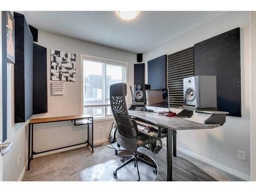 202 Harvest Grove Walk Ne, Calgary, AB - Indoor Photo Showing Office