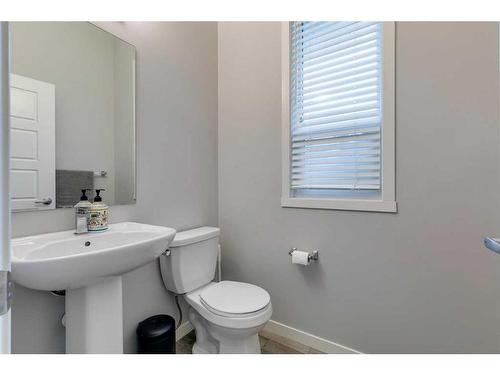 202 Harvest Grove Walk Ne, Calgary, AB - Indoor Photo Showing Bathroom