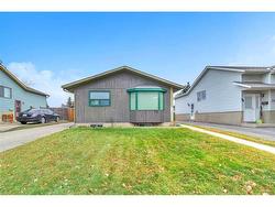 72 Doverglen Crescent SE Calgary, AB T2B 2P6