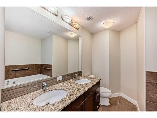 601-16 Varsity Estates Circle Nw, Calgary, AB - Indoor Photo Showing Bathroom