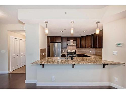 601-16 Varsity Estates Circle Nw, Calgary, AB - Indoor Photo Showing Kitchen With Stainless Steel Kitchen With Upgraded Kitchen