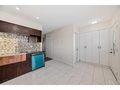 148 Castlegreen Close Ne, Calgary, AB - Indoor Photo Showing Kitchen