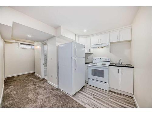 148 Castlegreen Close Ne, Calgary, AB - Indoor Photo Showing Kitchen