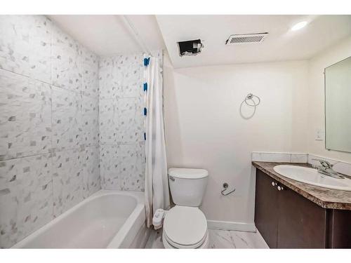 148 Castlegreen Close Ne, Calgary, AB - Indoor Photo Showing Bathroom