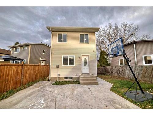 148 Castlegreen Close Ne, Calgary, AB - Outdoor