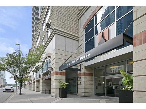 1607-910 5 Avenue Sw, Calgary, AB - Outdoor