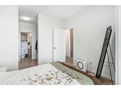 410-122 Mahogany Centre Se, Calgary, AB - Indoor Photo Showing Bedroom