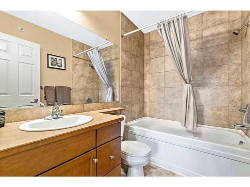 3401-92 Crystal Shores Road, Okotoks, AB - Indoor Photo Showing Bathroom