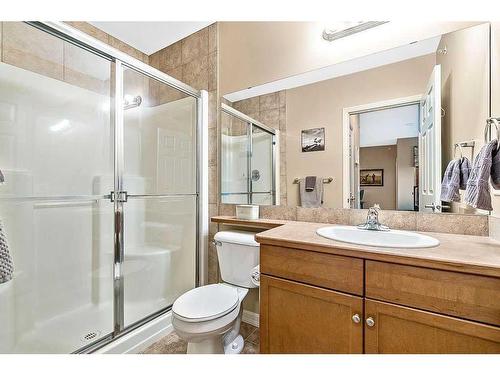 3401-92 Crystal Shores Road, Okotoks, AB - Indoor Photo Showing Bathroom