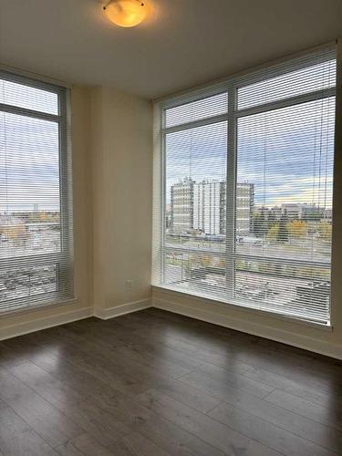 706-10 Brentwood Common Nw, Calgary, AB - Indoor Photo Showing Other Room