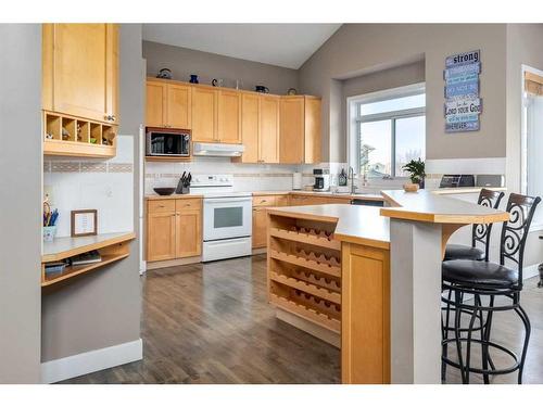 129 Mt Douglas Green Se, Calgary, AB - Indoor Photo Showing Kitchen