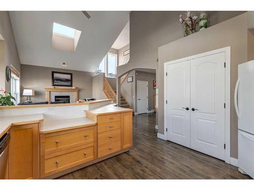 129 Mt Douglas Green Se, Calgary, AB - Indoor Photo Showing Kitchen