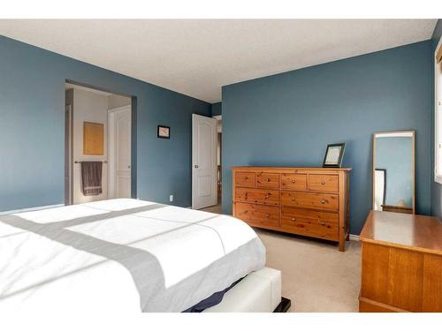 129 Mt Douglas Green Se, Calgary, AB - Indoor Photo Showing Bedroom