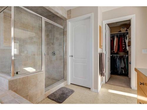 129 Mt Douglas Green Se, Calgary, AB - Indoor Photo Showing Bathroom