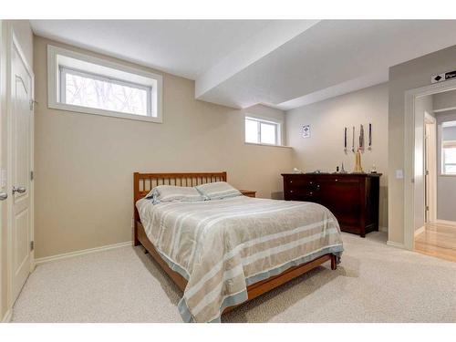 129 Mt Douglas Green Se, Calgary, AB - Indoor Photo Showing Bedroom