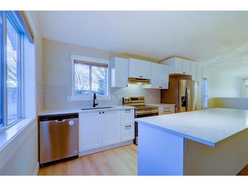 67 Cimarron Drive, Okotoks, AB - Indoor Photo Showing Kitchen