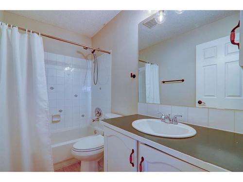 67 Cimarron Drive, Okotoks, AB - Indoor Photo Showing Bathroom