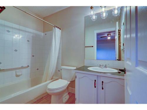 67 Cimarron Drive, Okotoks, AB - Indoor Photo Showing Bathroom