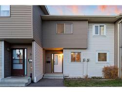 25-2519 38 Street NE Calgary, AB T1Y 4W8