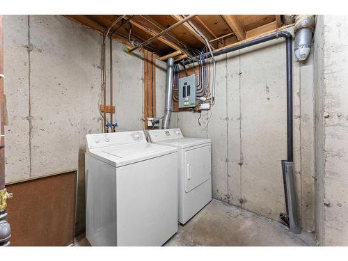 25-2519 38 Street Ne, Calgary, AB - Indoor Photo Showing Laundry Room