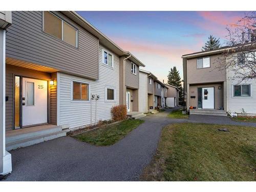 25-2519 38 Street Ne, Calgary, AB - Outdoor With Facade