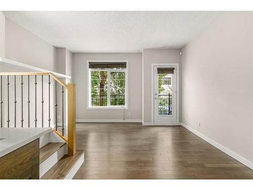 1303 7 Street Sw, Calgary, AB - Indoor Photo Showing Other Room