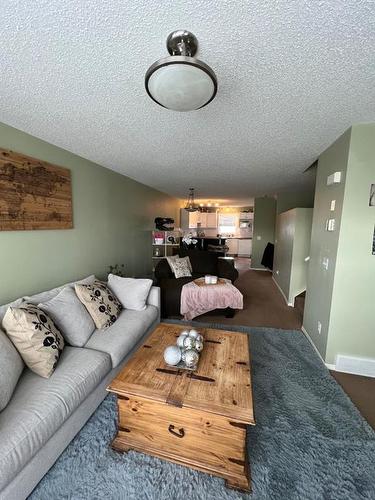 802 Prairie Sound Circle Nw, High River, AB - Indoor Photo Showing Living Room