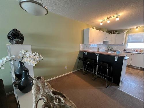 802 Prairie Sound Circle Nw, High River, AB - Indoor Photo Showing Kitchen