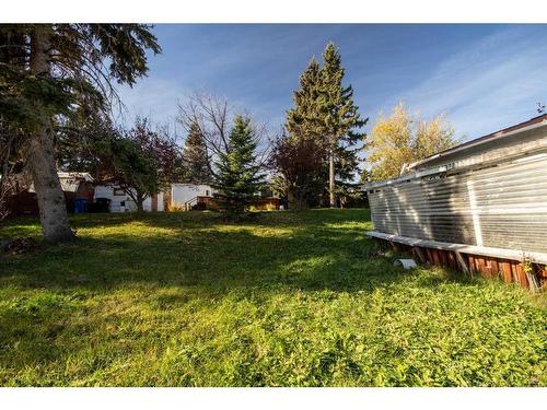 209 4 Street Nw, Sundre, AB - Outdoor