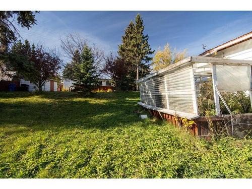 209 4 Street Nw, Sundre, AB - Outdoor