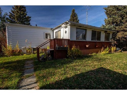 209 4 Street Nw, Sundre, AB - Outdoor