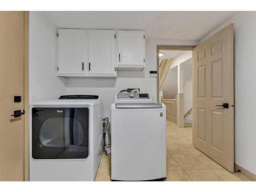 44 Edgepark Court Nw, Calgary, AB - Indoor Photo Showing Laundry Room