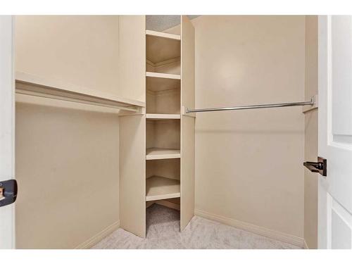 44 Edgepark Court Nw, Calgary, AB - Indoor With Storage