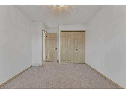 44 Edgepark Court Nw, Calgary, AB - Indoor Photo Showing Other Room