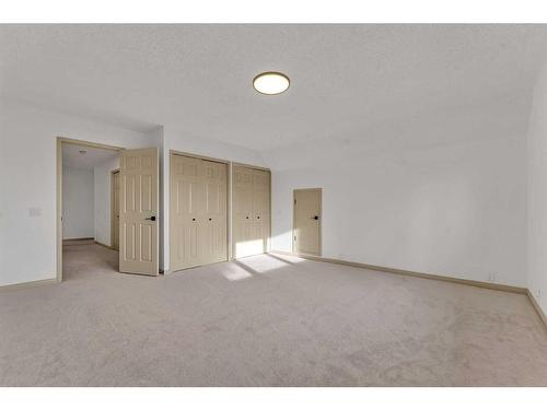 44 Edgepark Court Nw, Calgary, AB - Indoor Photo Showing Other Room