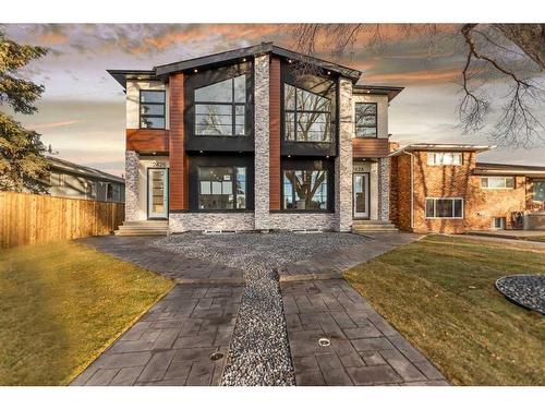 2424 6 Street Ne, Calgary, AB - Outdoor With Facade