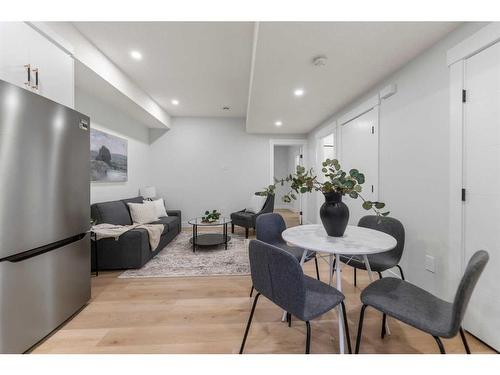 2424 6 Street Ne, Calgary, AB - Indoor Photo Showing Dining Room