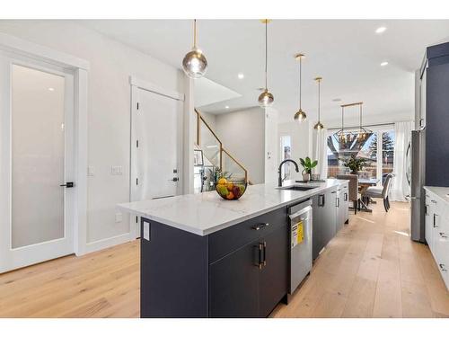 2424 6 Street Ne, Calgary, AB - Indoor Photo Showing Kitchen With Upgraded Kitchen