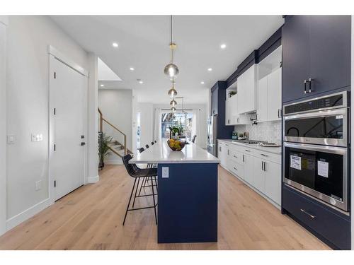 2424 6 Street Ne, Calgary, AB - Indoor Photo Showing Kitchen With Upgraded Kitchen