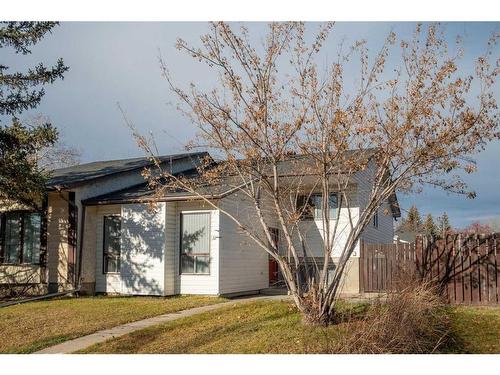 32 Maplewood Green, Strathmore, AB - Outdoor