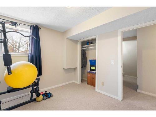 32 Maplewood Green, Strathmore, AB - Indoor Photo Showing Gym Room