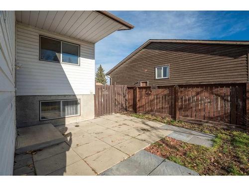 32 Maplewood Green, Strathmore, AB - Outdoor With Exterior