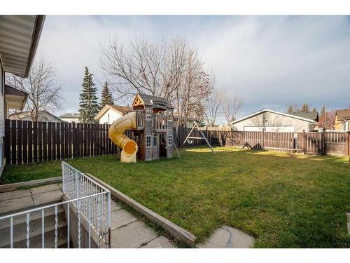 32 Maplewood Green, Strathmore, AB - Outdoor